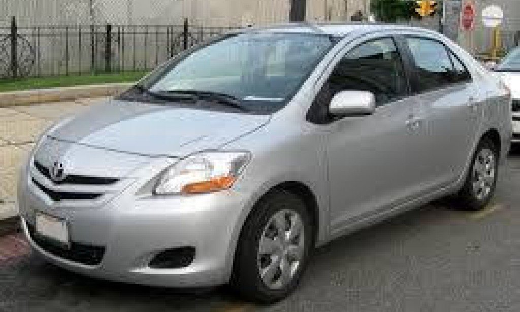 مميزات وعيوب سيارة تويوتا ياريس