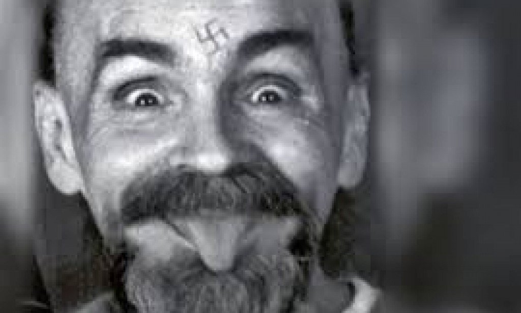 تشارلز مانسون فتى الهيبز المجنون