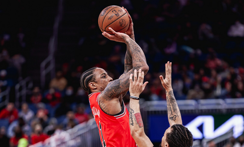 CHUCK CHECKS IN: BULLS FALL TO MAGIC IN ORLANDO The Bulls lost in Orlando despite 41 points from DeMar DeRozan.