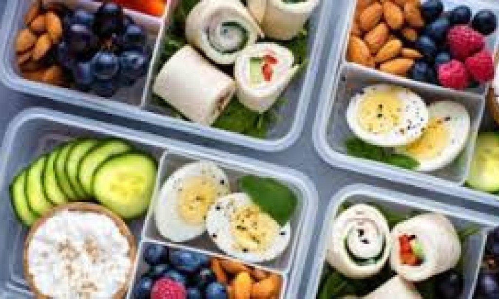 كيف يمكن أن تساعدك خطط الوجبات المجانية لفقدان الوزن