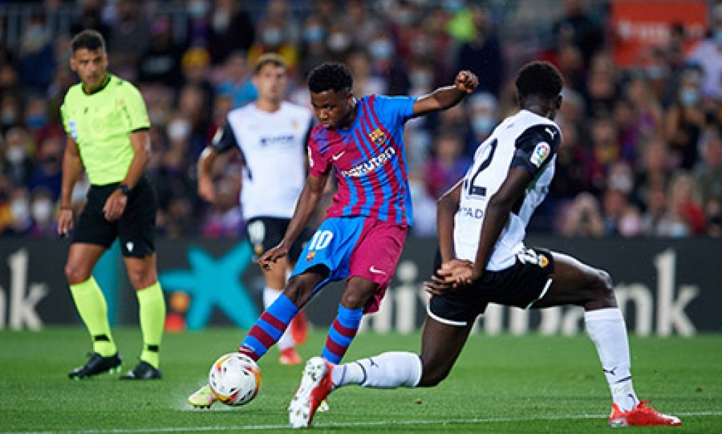 موعد مباراة برشلونة وفالنسيا اليوم