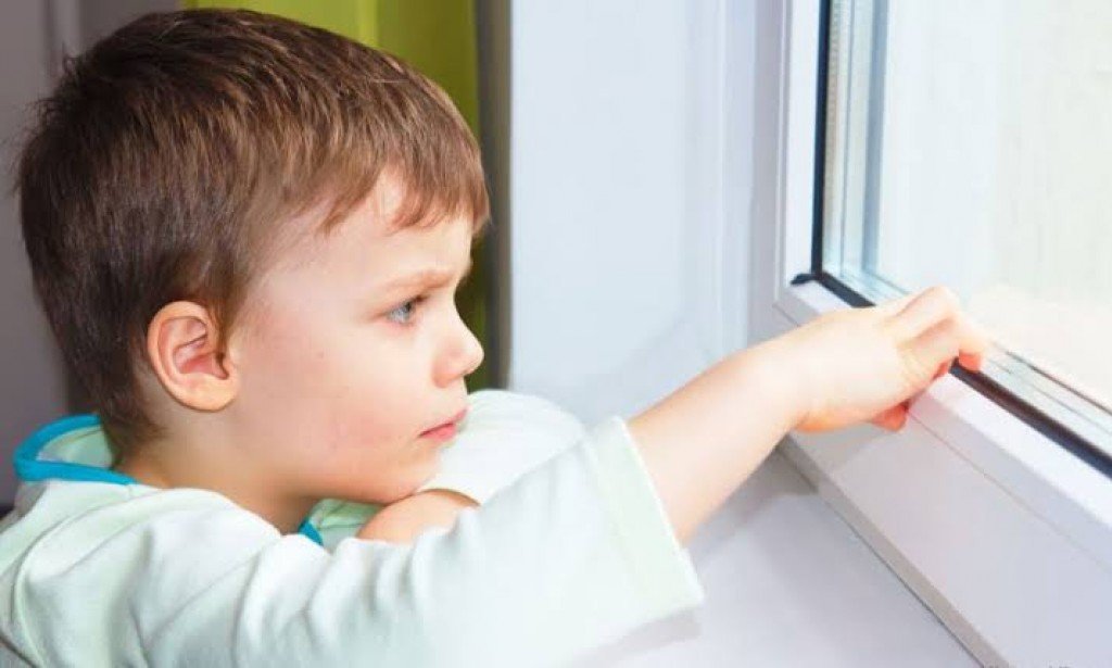 اسباب مرض التوحد لدى الأطفال