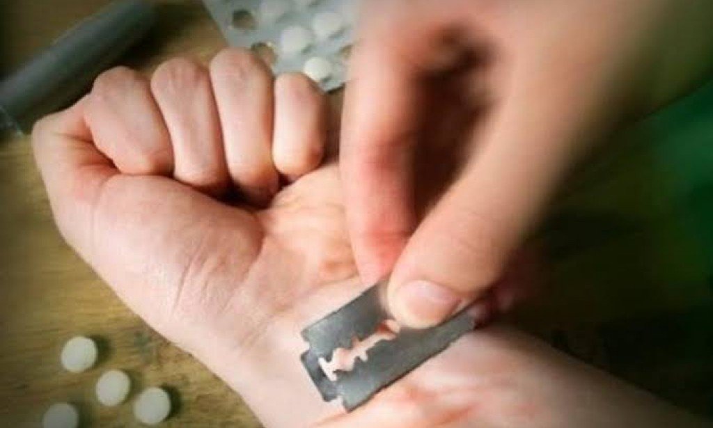 اسباب انتحار المراهقين وطرق الوقاية من الانتحار