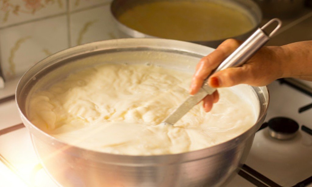 Make Yogurt At Home Thicker & Creamier (No Additives)