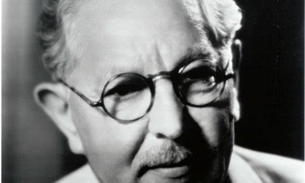 مخترع المكياج-ميك اب