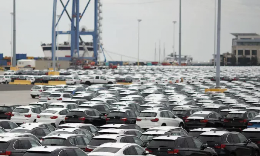 كم رسوم جمارك السيارات من الإمارات إلى السعودية