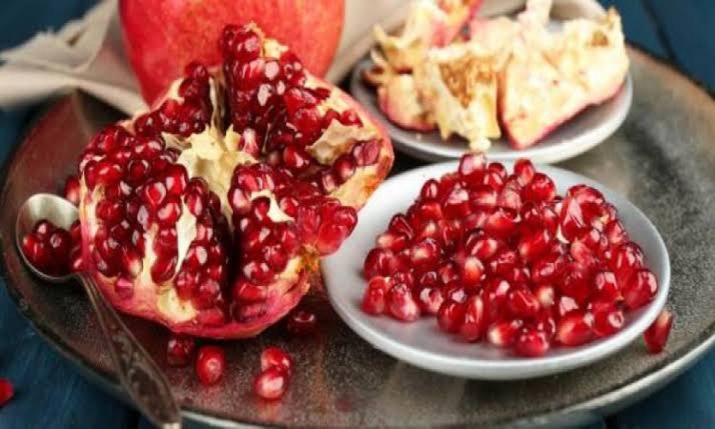 ماسك الرمان والزبادي لإزالة آثار حب الشباب