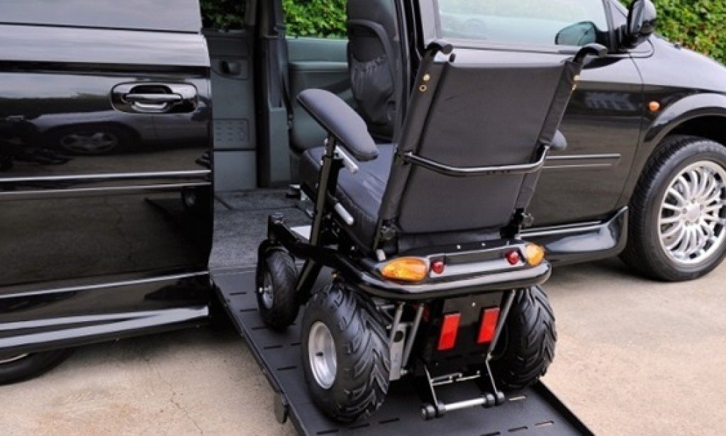 رسوم ترخيص سيارة معاقين بمرافق