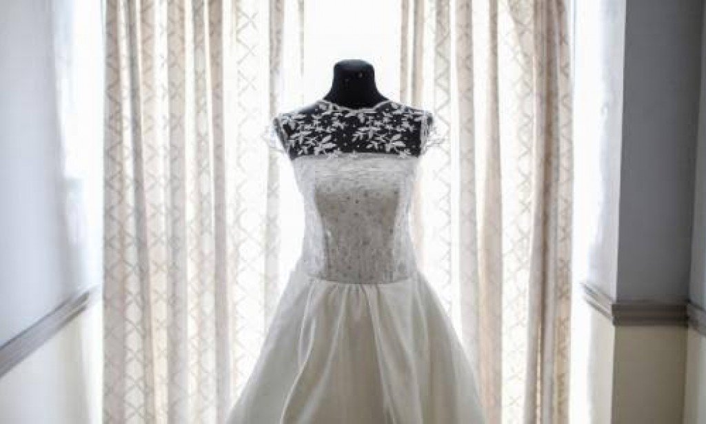 لبس فستان الزفاف في المنام للمتزوجة