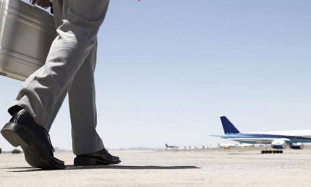 كيف أعرف أن زوجي مشتاق لي بعد السفر