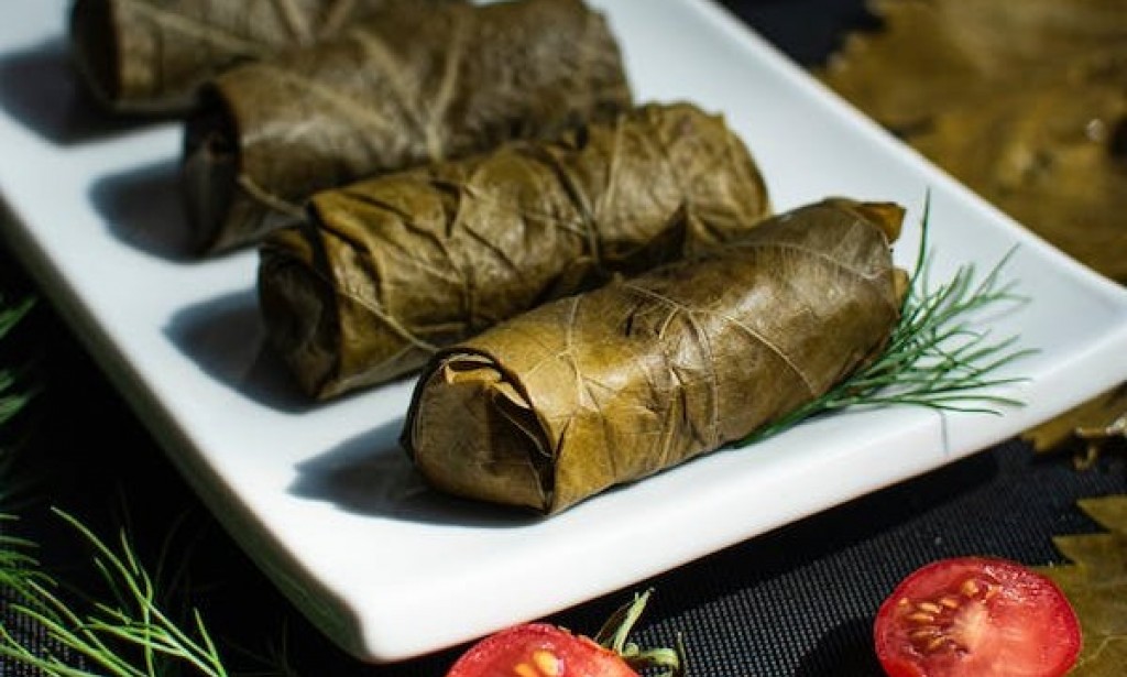 طريقة عمل محشي ورق العنب