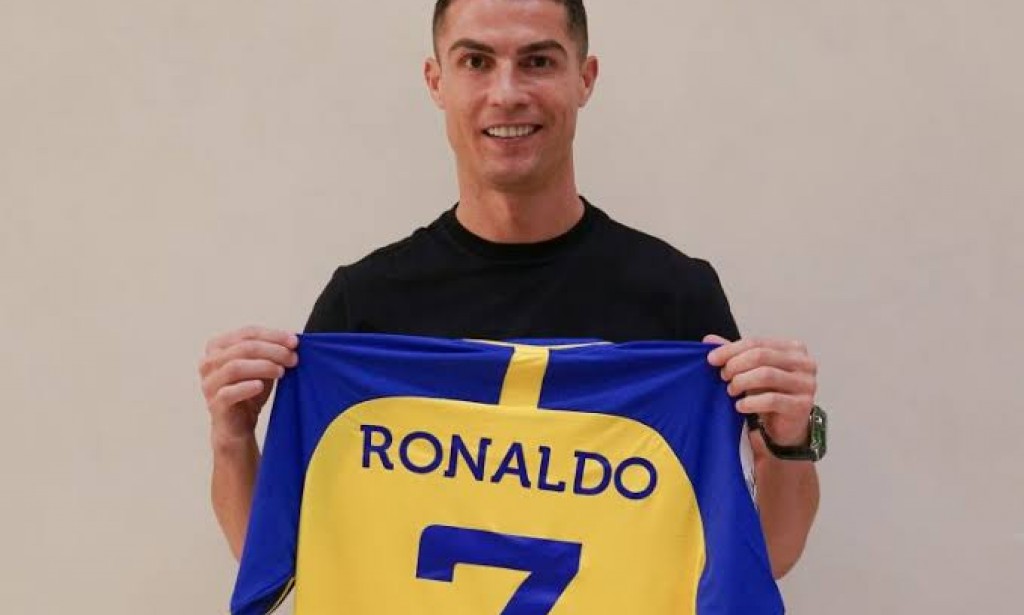 براااااتب خيالي النصر السعودي يضم كريستيانو رونالدو لمدة موسمين ونصف