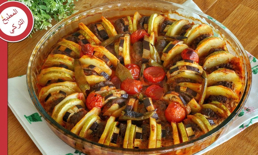 طريقة عمل صنية الكفتة بالبطاطس فى الفرن