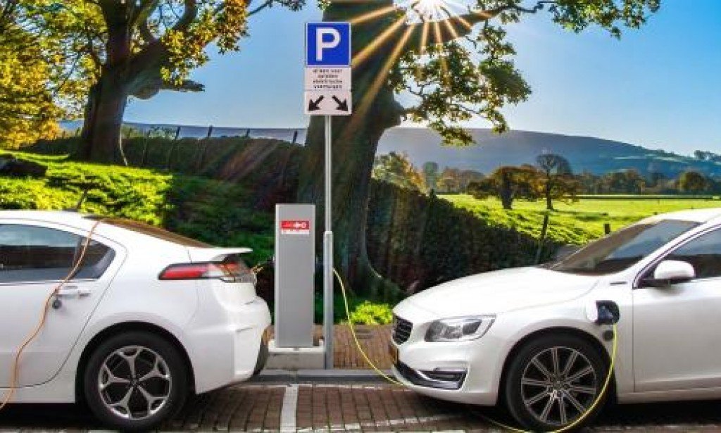 السيارات الكهربائية مميزاتها وعيوبها