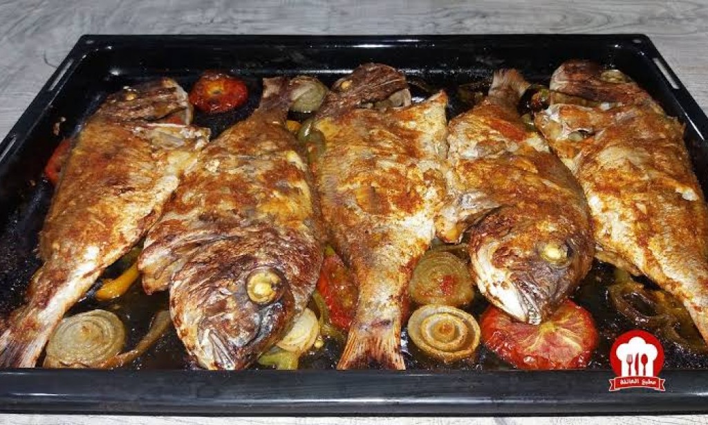 كيفية عمل السمك المشوي بالفرن