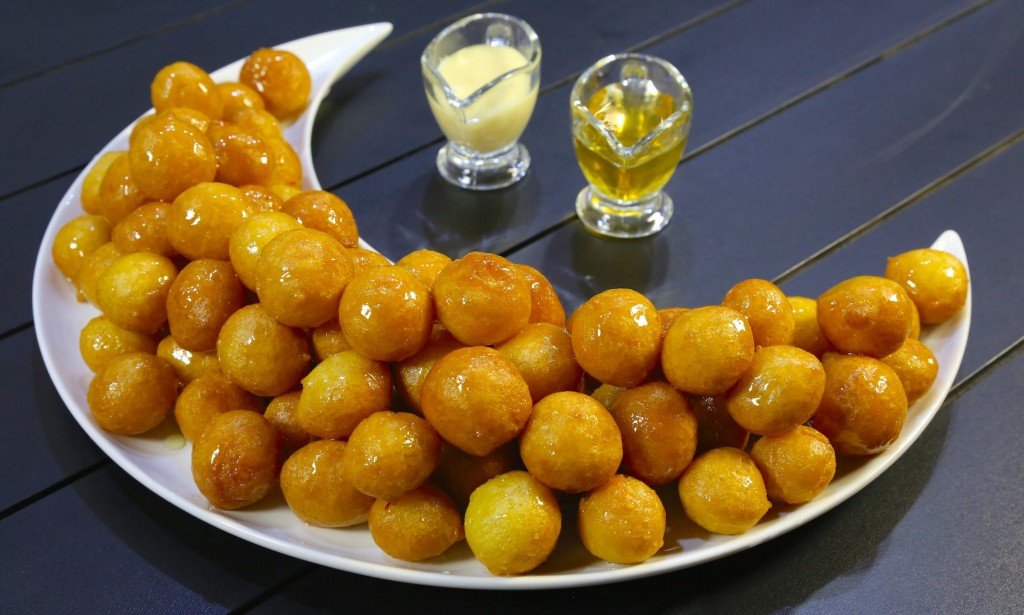 خطوة بخطوة طريقه عمل الزلابيه في البيت