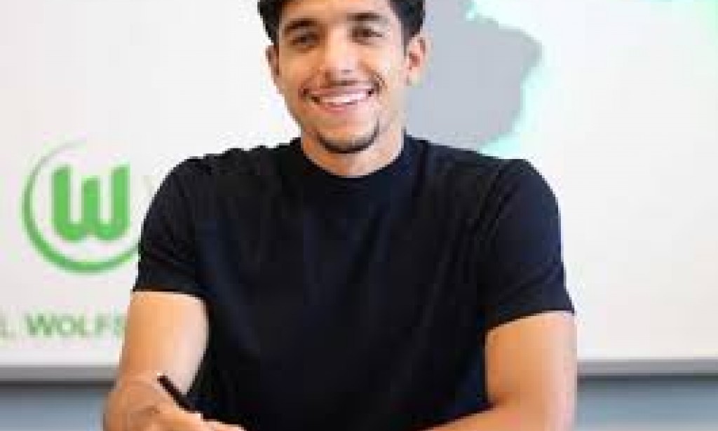 عمر مرموش ونادي فرانكفورت الألمانية تعاقد حتي ٢٠٢٧