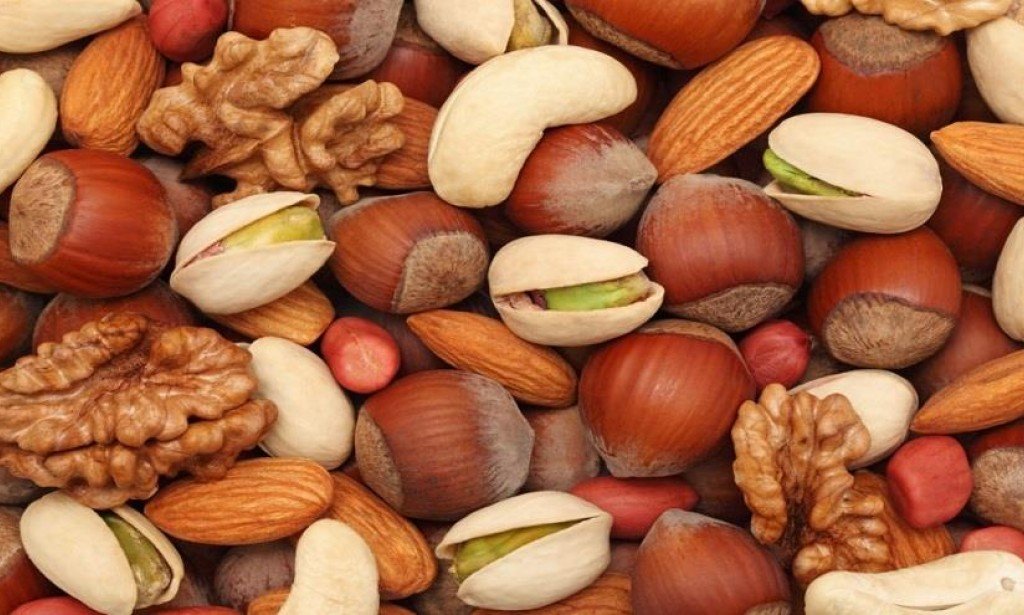 فوائد المكسرات للحامل