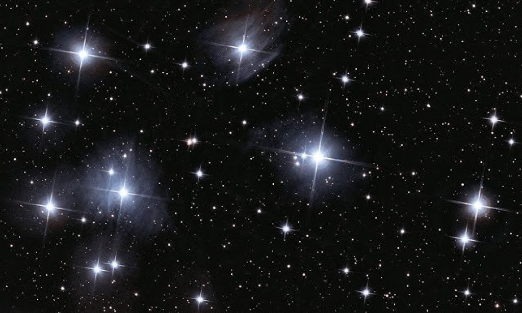 تتواجد الغازات المكونه للنجوم في حياتنا في بعض المواد